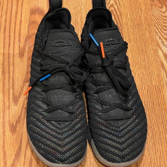 Lebron 16 “I Promise” kids  in size 6.5. - Picture 1 of 3